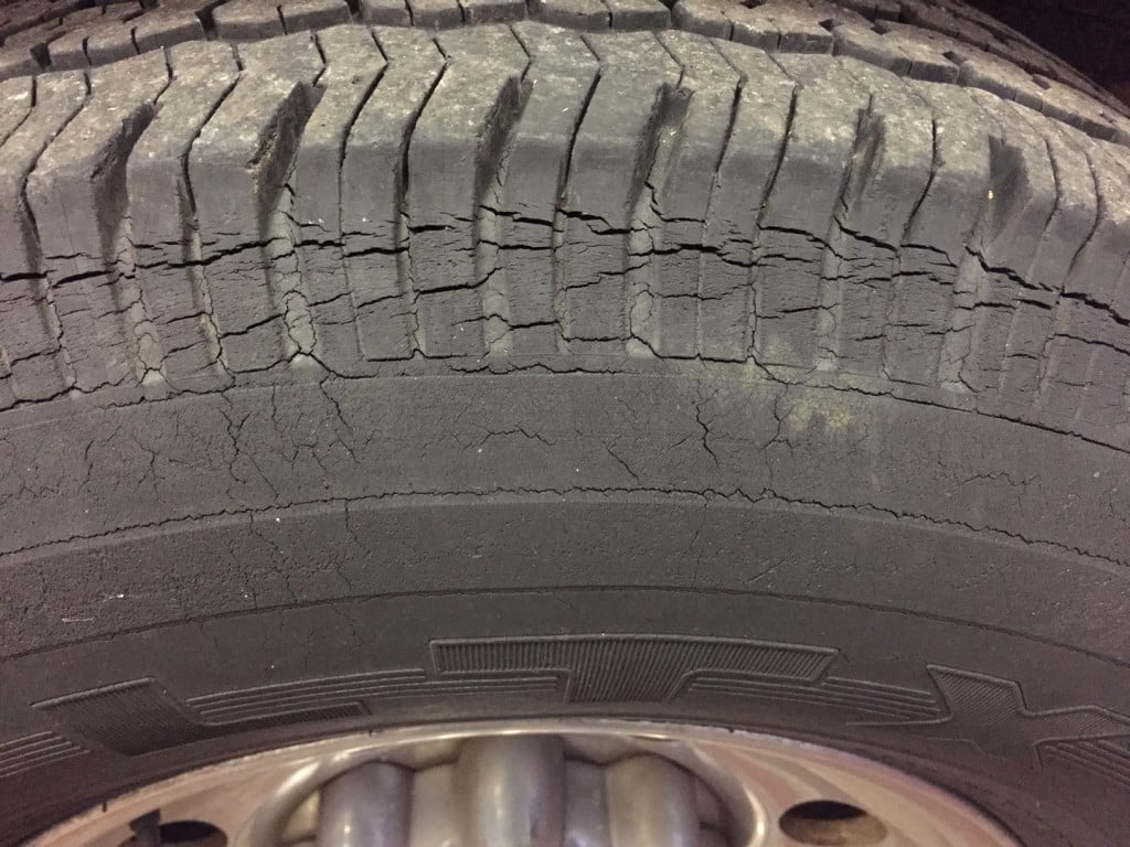 tires-dry-rot-cause